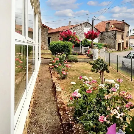 Maison Charmante A Avec Terrasse Et Jardin Semesterbostad Montbron